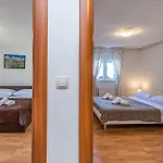 Amazing Apartment In Donje Rastane Appartement *