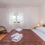 Appartement Amazing Apartment In Donje Rastane *