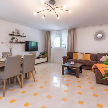 Amazing Apartment In Donje Rastane Appartement